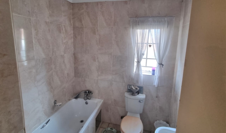 3 Bedroom Property for Sale in Waterval East North West